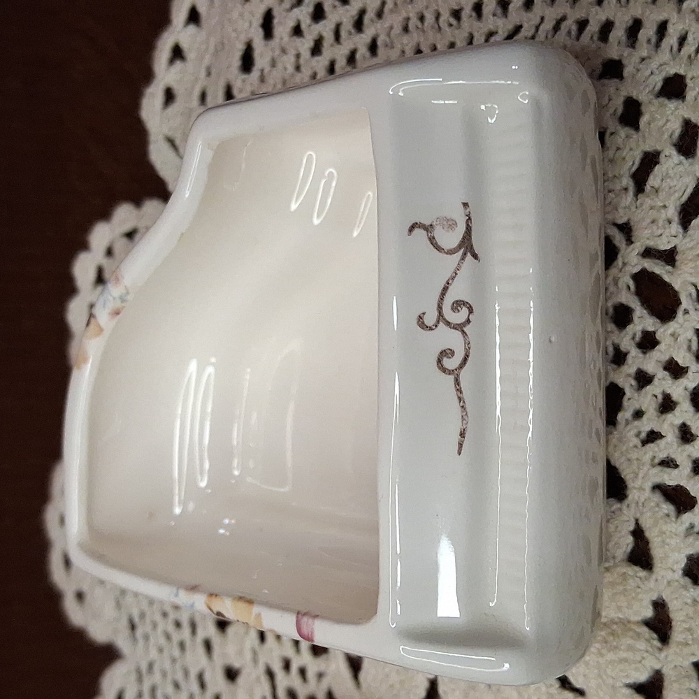 Vintage Porcelin Piano Trinket Box - Picture 6 of 7